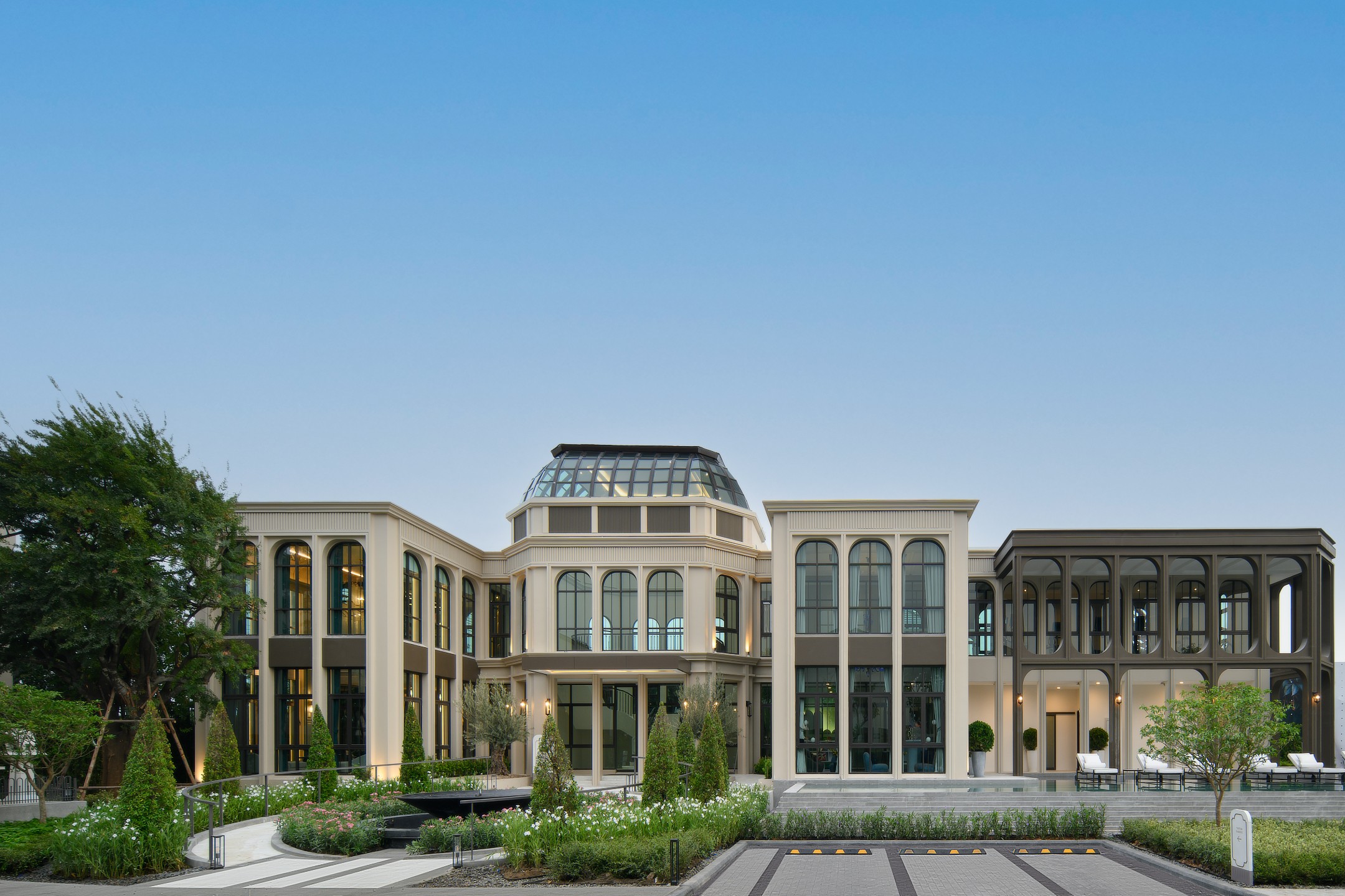 Grand Bangkok Boulevard Krungthep Kritha - Image 2